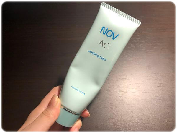 ノブ ACウォッシングフォーム手に持った感じ