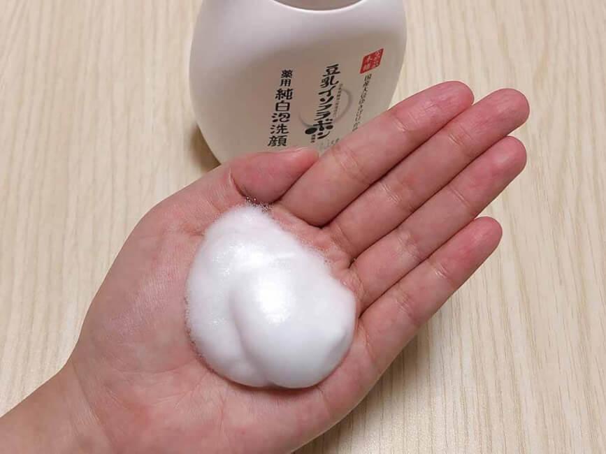 ワンプッシュで、もちもちふわふわの泡が出てきます