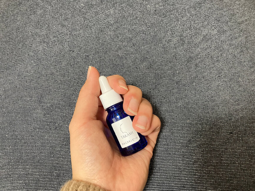 こちらはお試しサイズで、12回分の美容液が入っています。